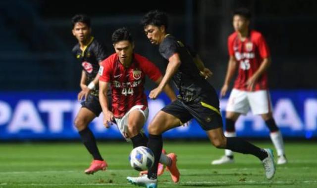 世界杯app下载-海港将士遗憾亚冠出局 队长雷文杰：再踢几场能赢